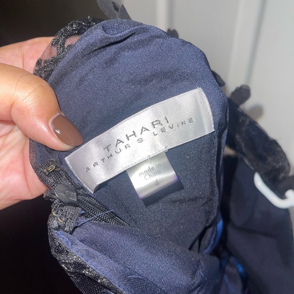 Tahari gown - Picture 4 of 9